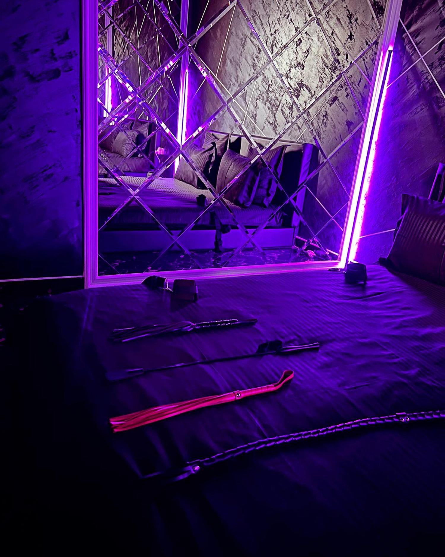 Adult Only Fantasy Room بوخارست المظهر الخارجي الصورة
